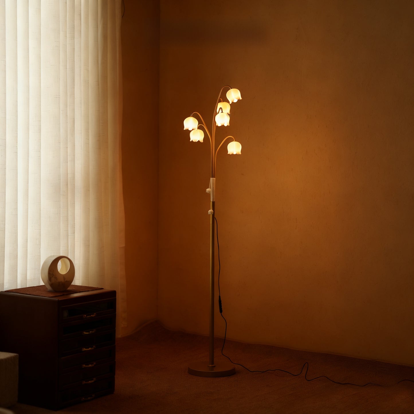 Lily of the Valley Floor Lamp with Remote Control