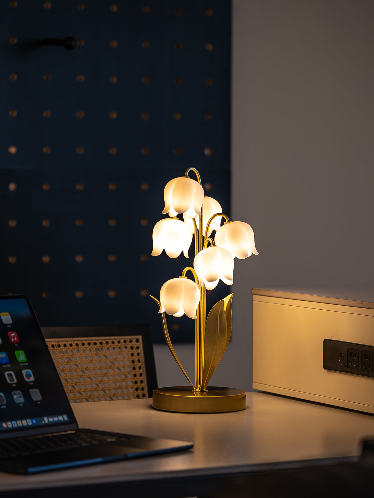 Lily of the Valley Table Lamp with Remote Dimming