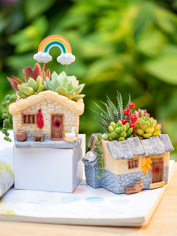 Retro-style nostalgic resin planter